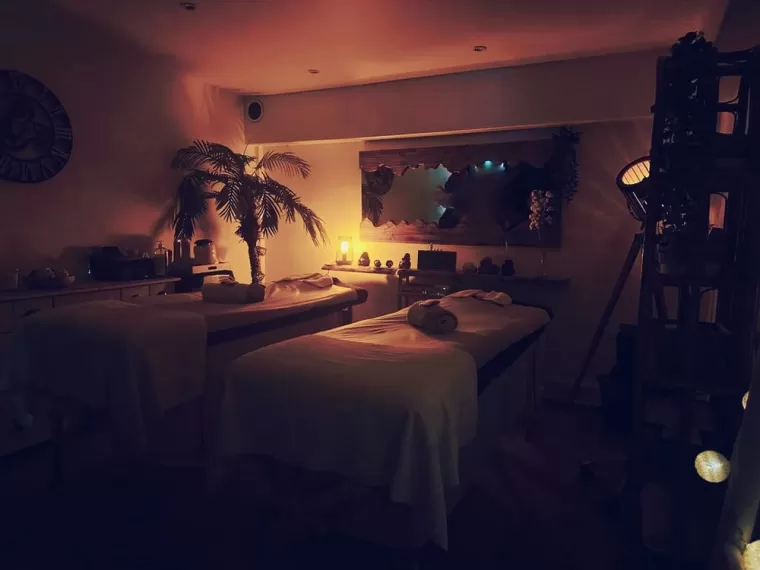 Massage relaxation profonde d'1h à Triel-sur-Seine, Triel-sur-Seine, SpaVana